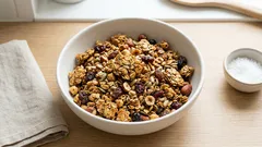 Granola fatta in casa croccante: il trucco della doppia cottura che funziona sempre